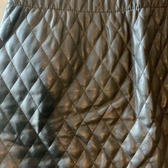 BCBG Maxazri moto skirt with zippered pockets - Picture 3 of 4